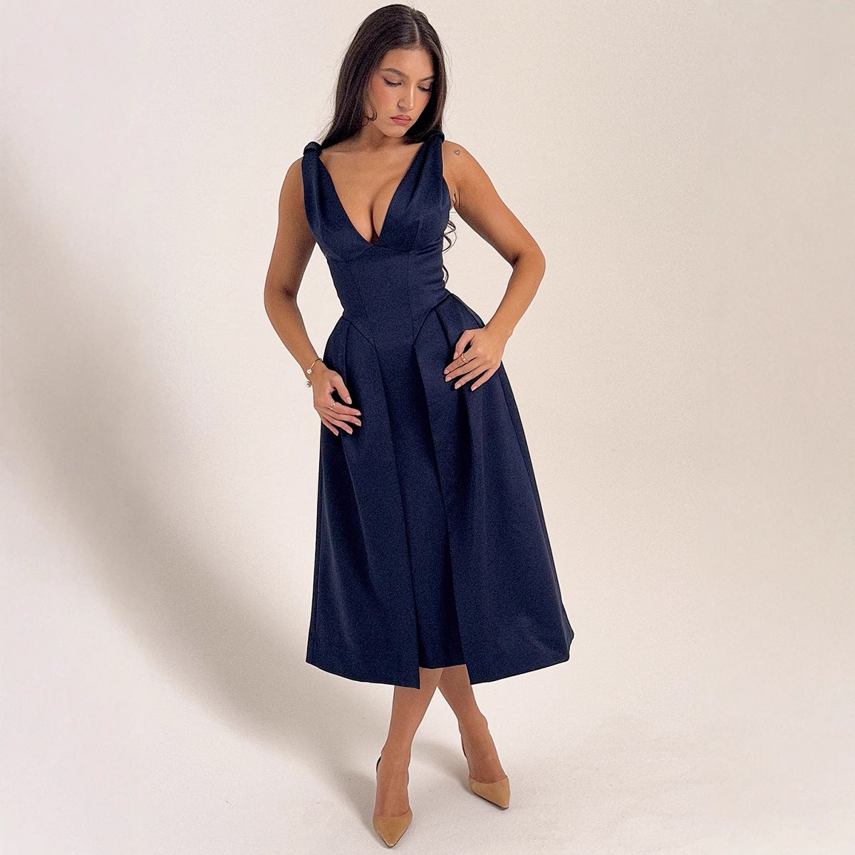 COLETTE – SLIM SUSPENDER DRESS