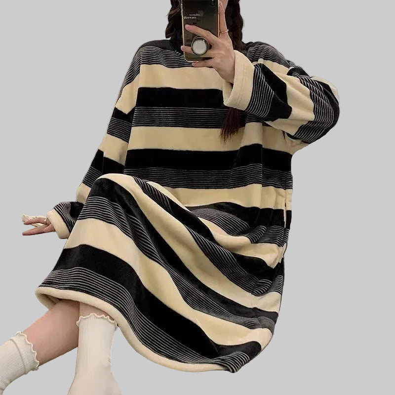 ANASTASIA – Flannel Round-Neck Striped Nightgown