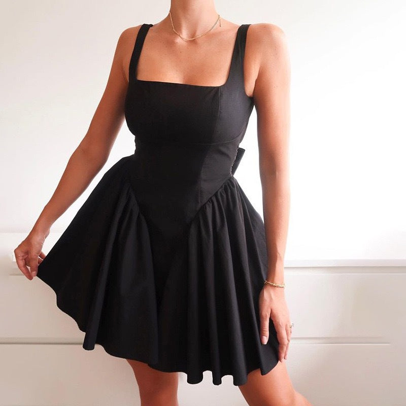 ISOLDE – CHIC BACKLESS DRESS