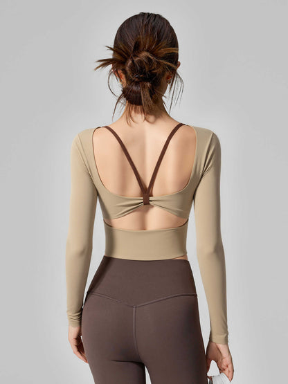 NOVA – SLIM-FIT YOGA TOP & LEGGINGS